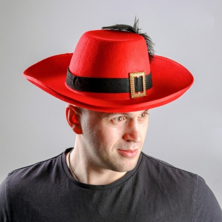 Карнавальная шляпа с пером и лентой, р-р. 56-58, цвет красный - интернет-магазин карнавальных костюмов ВМАСКАХ.РФ