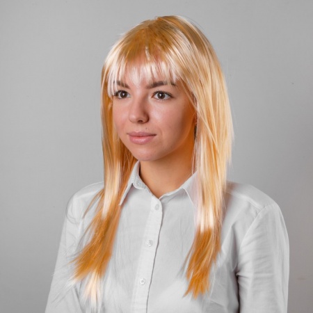 Карнавальный парик «Блондинка», прямые волосы с чёлкой, 120 г - интернет-магазин карнавальных костюмов ВМАСКАХ.РФ