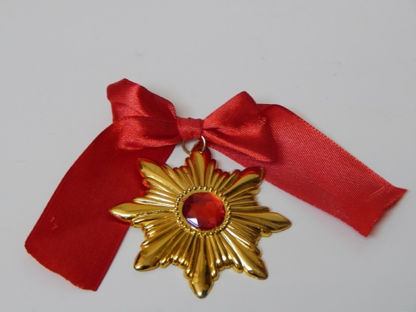 Медальон на ленте дракула - интернет-магазин карнавальных костюмов ВМАСКАХ.РФ