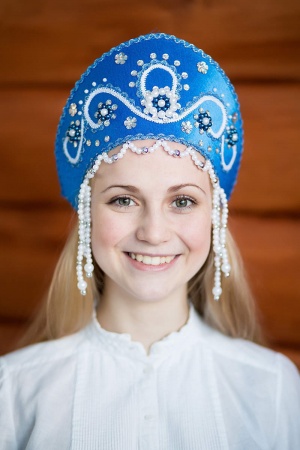 Кокошник Алина синий с серебром - интернет-магазин карнавальных костюмов ВМАСКАХ.РФ